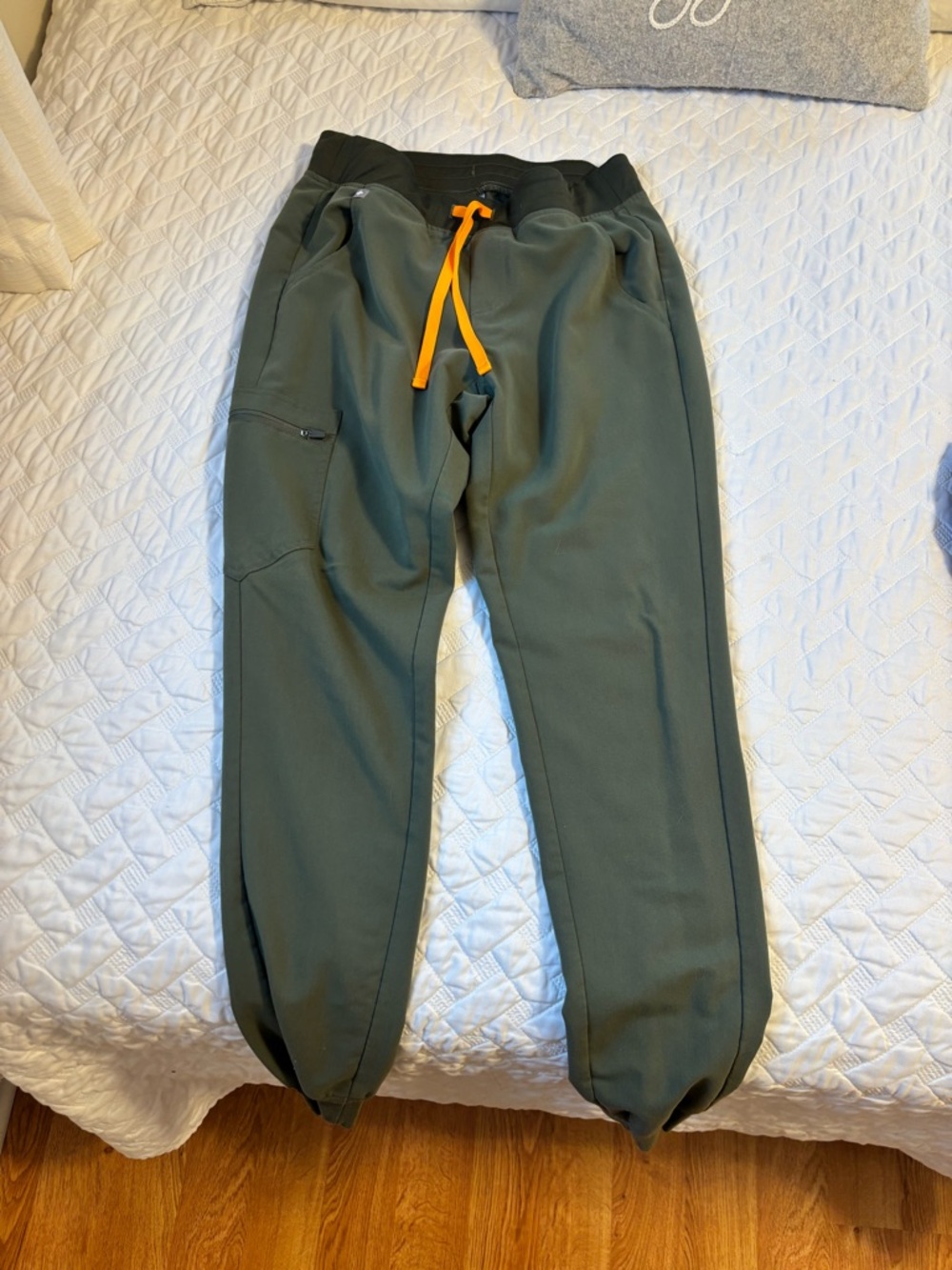 FIGS Zamora Olive Green Jogger scrub Pants with Orange Drawstring